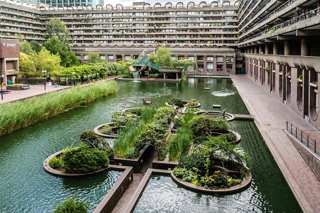Gatwick Airport to Barbican