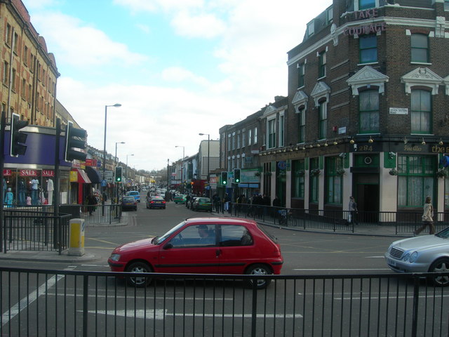 Gatwick Airport to Finsbury Park