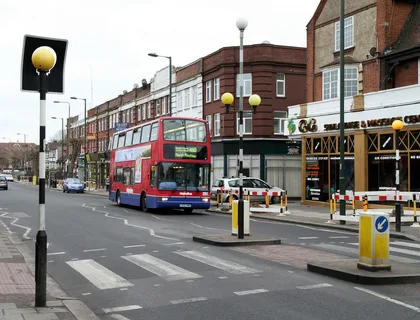 Gatwick Airport to Finchley