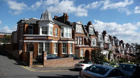 Gatwick Airport to Muswell Hill