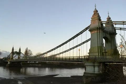 Gatwick Airport to Hammersmith