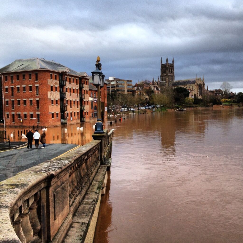 Worcester To Heathrow Airport