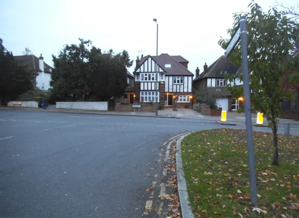 Friern Barnet To Heathrow Airport