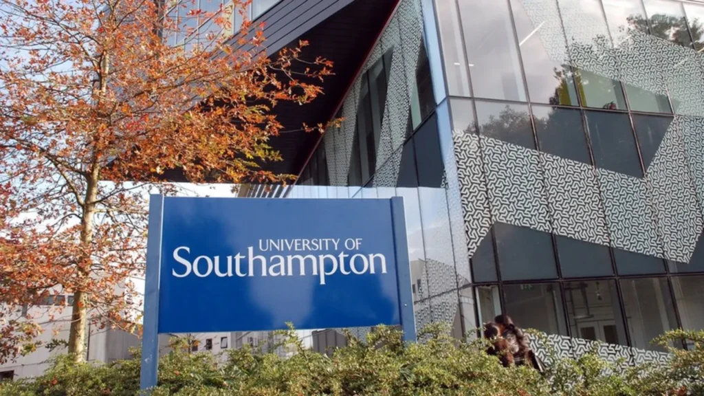 Luton Airport to Southampton University