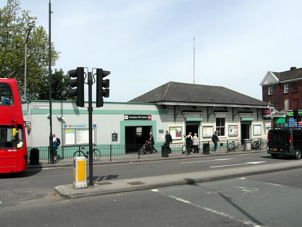 Luton Airport to Streatham Hill