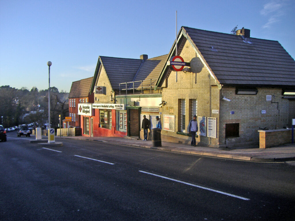 Totteridge and Whetstone To Heathrow Airport