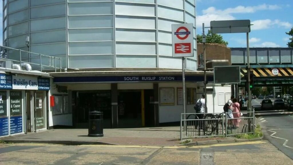 Gatwick Airport To South Ruislip