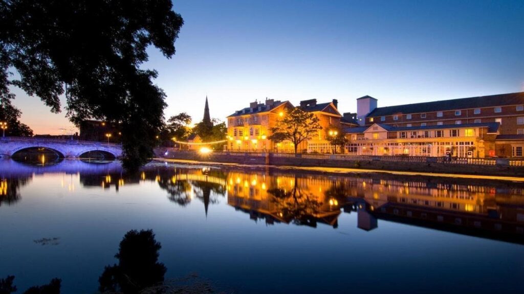 Bedford To Heathrow Airport