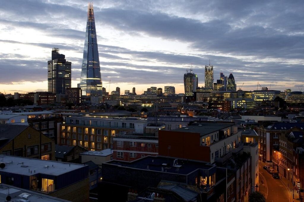 SE16 Bermondsey to Gatwick Airport