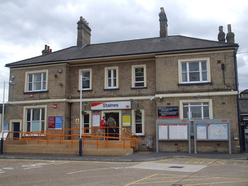TW18 Staines to Gatwick Airport