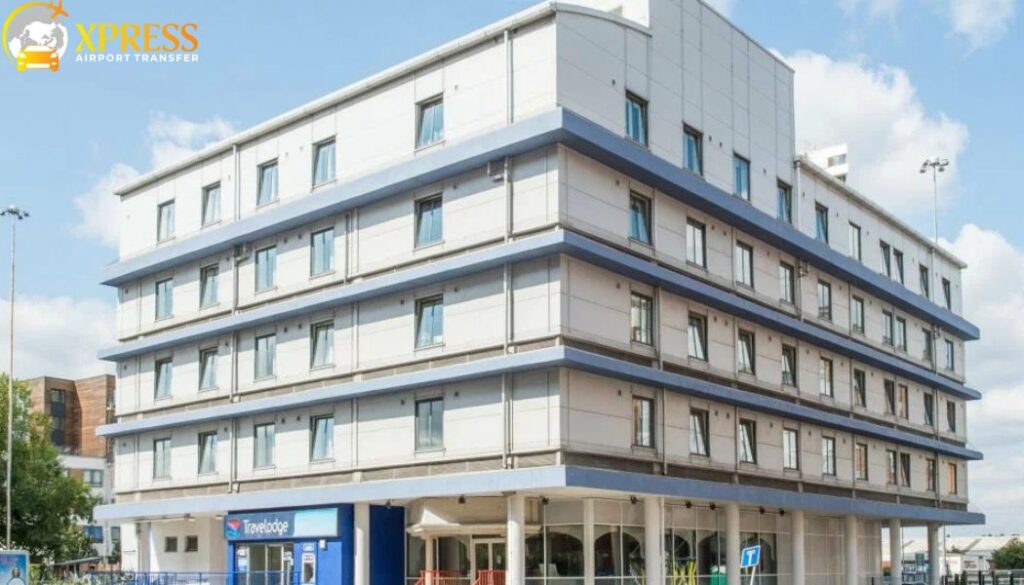 Heathrow Airport to Travelodge Reading Central Hotel